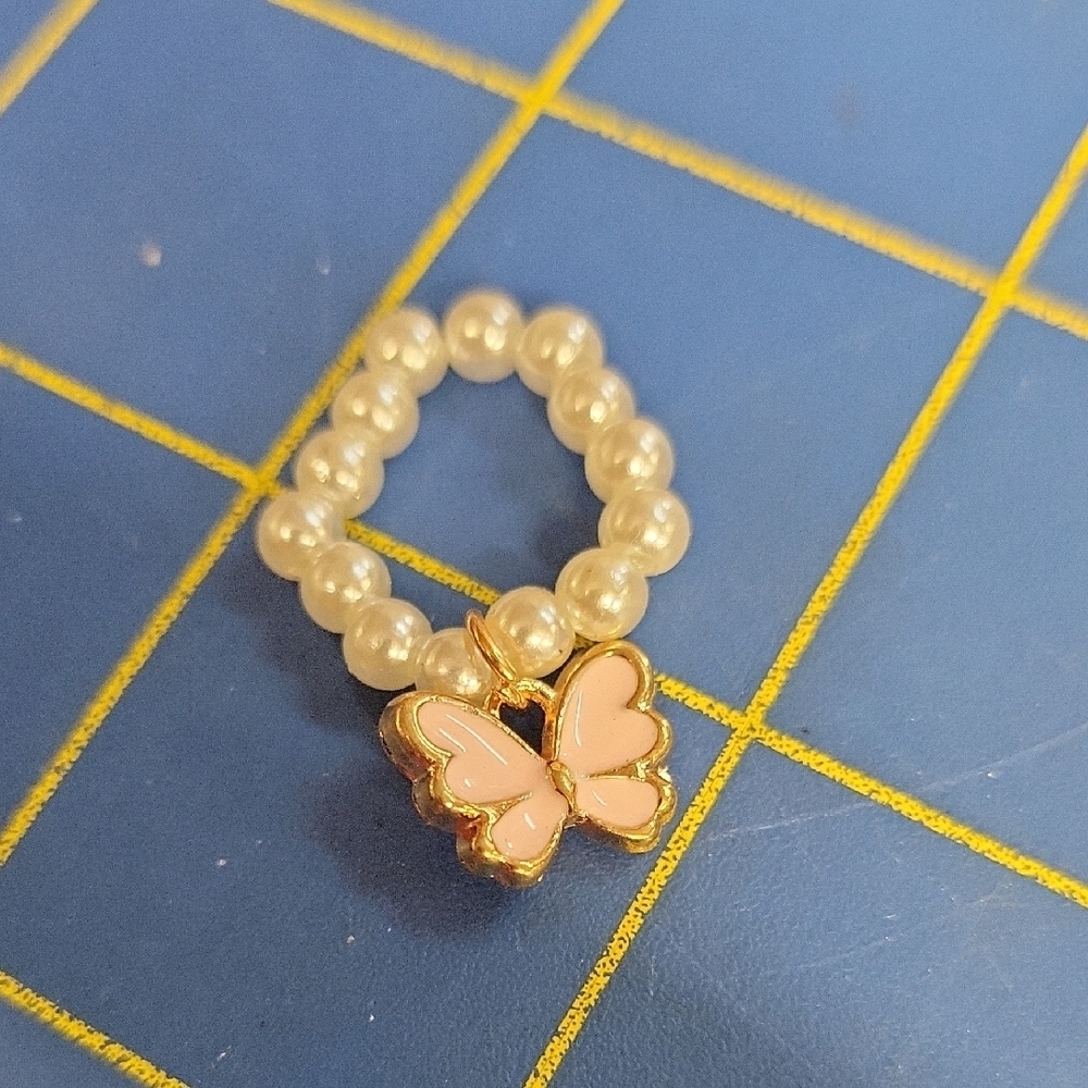 Gold Tone Pink Butterfly Pearl Faux Ring Size 5 Stretchy